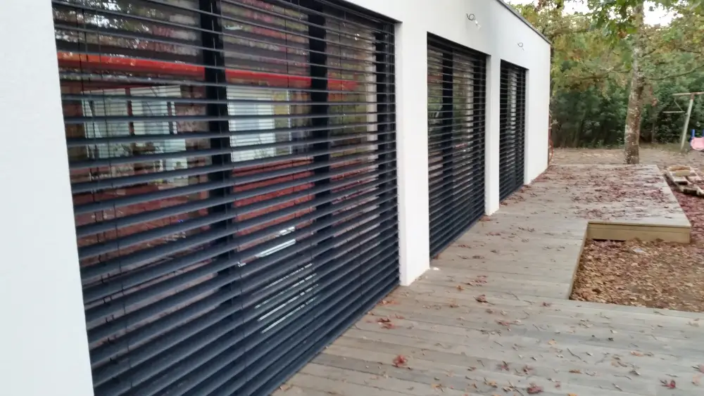 Volets avec lames oriantables